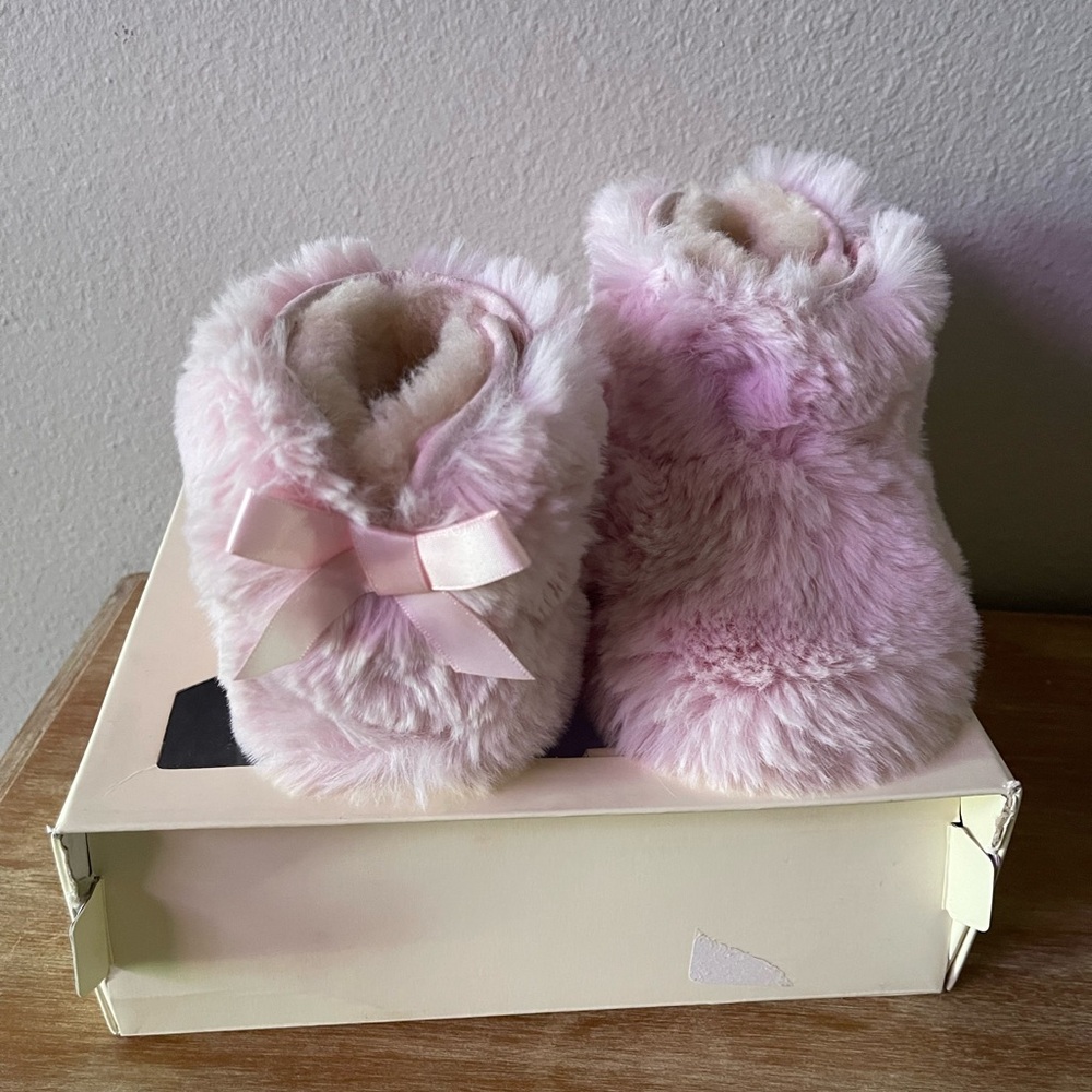 Ugg infant pink fur boots 12-18m